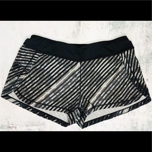 Athleta Print Running Shorts Gray and Black